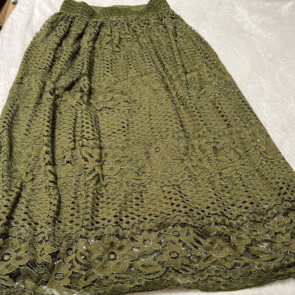 Metrowear lace skirt